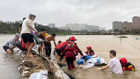中国人民的好朋友为了友谊跨越山海