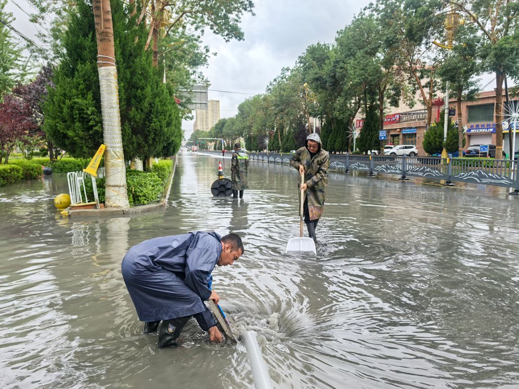 他一搂我就知道跑不了了