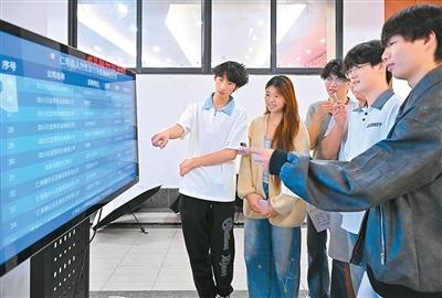 闽南歌声跨海峡，台胞情深